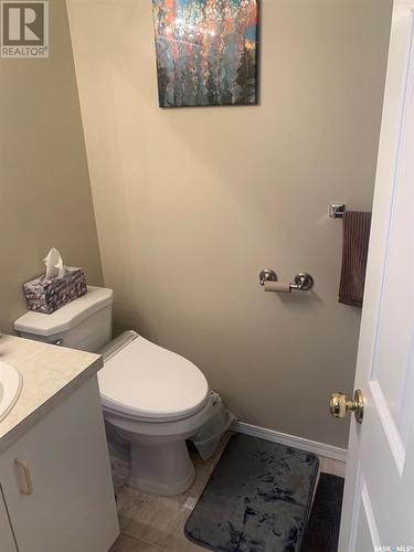 208 Imperial Street, Saskatoon, SK - Indoor Photo Showing Bathroom