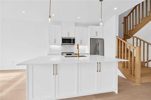 27 Kingfisher Drive, Hamilton, ON - Indoor Photo Showing Kitchen With Upgraded Kitchen