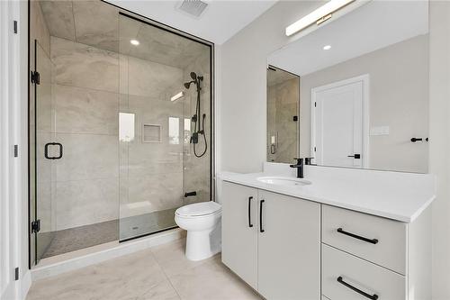 27 Kingfisher Drive, Hamilton, ON - Indoor Photo Showing Bathroom