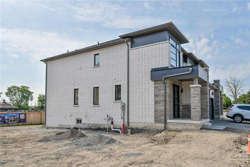 27 Kingfisher Drive, Hamilton, ON - Outdoor With Exterior