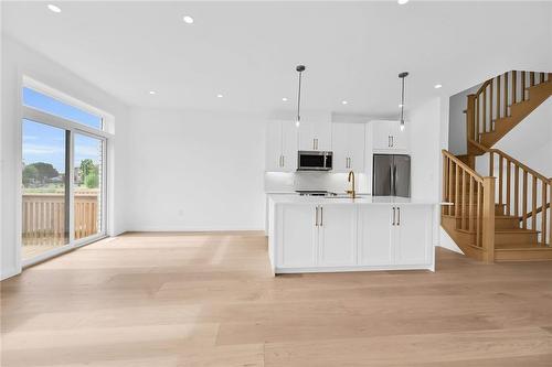 27 Kingfisher Drive, Hamilton, ON - Indoor Photo Showing Kitchen