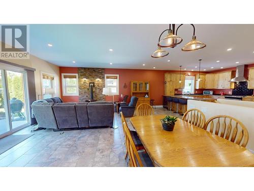 2475 Colin Crescent, Trail, BC - Indoor Photo Showing Laundry Room