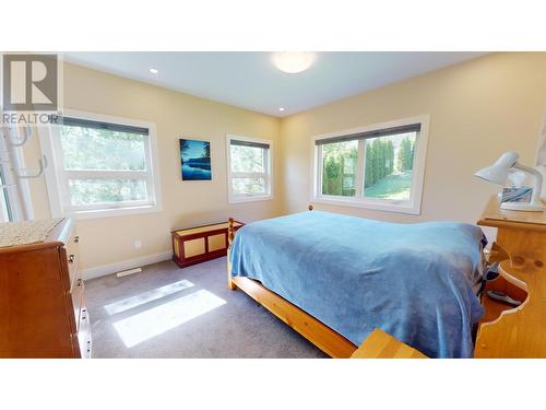 2475 Colin  Crescent, Trail, BC - Indoor Photo Showing Bedroom