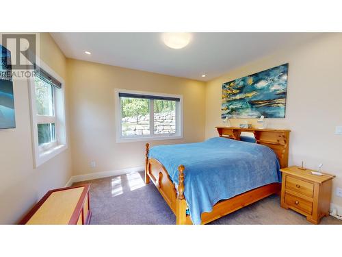 2475 Colin  Crescent, Trail, BC - Indoor Photo Showing Bedroom