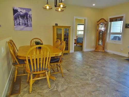 2475 Colin Crescent, Trail, BC - Indoor Photo Showing Dining Room
