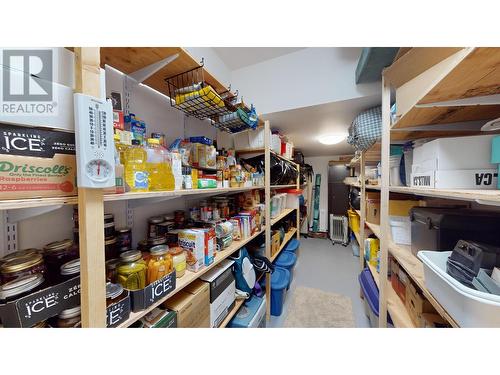 2475 Colin  Crescent, Trail, BC - Indoor With Storage