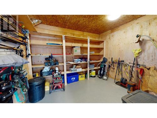 2475 Colin Crescent, Trail, BC - Indoor Photo Showing Bedroom