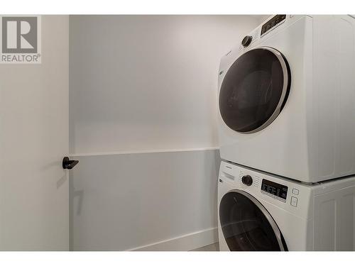1220 Pacific Avenue Unit# 1216, Kelowna, BC - Indoor Photo Showing Laundry Room