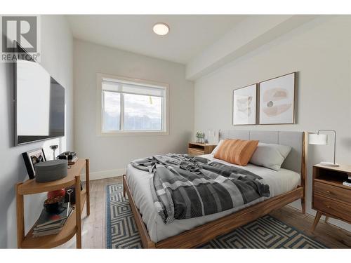 1220 Pacific Avenue Unit# 1216, Kelowna, BC - Indoor Photo Showing Bedroom