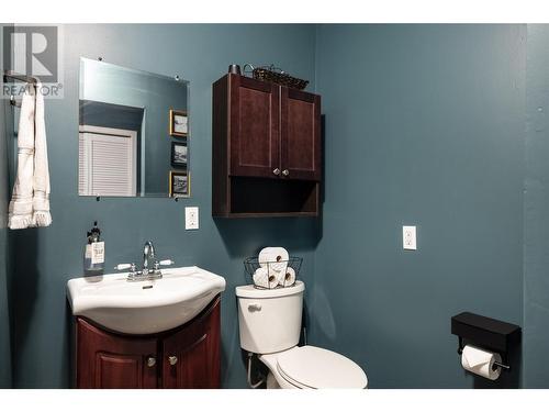 2345 Fletcher Avenue, Armstrong, BC - Indoor Photo Showing Bathroom