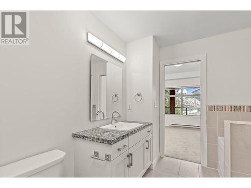 3211 Skyview Lane Unit# 307, West Kelowna, BC - Indoor Photo Showing Bathroom