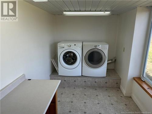 17 Divide Road, Divide, NB - Indoor Photo Showing Laundry Room
