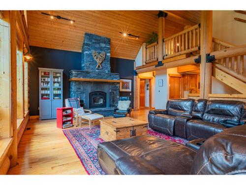 2692 Storbo Heights Road, Slocan Park, BC - Indoor Photo Showing Living Room With Fireplace