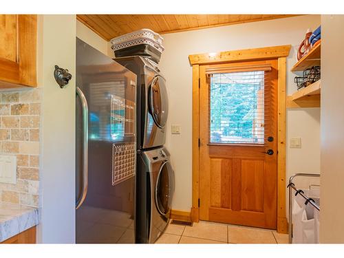 2692 Storbo Heights Road, Slocan Park, BC - Indoor Photo Showing Laundry Room