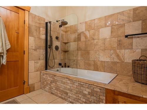 2692 Storbo Heights Road, Slocan Park, BC - Indoor Photo Showing Bathroom