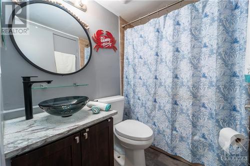 8 Shehyn Lane Unit#A, Ottawa, ON - Indoor Photo Showing Bathroom