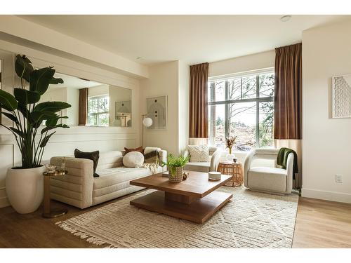 85 2350 165 Street, Surrey, BC - Indoor Photo Showing Living Room