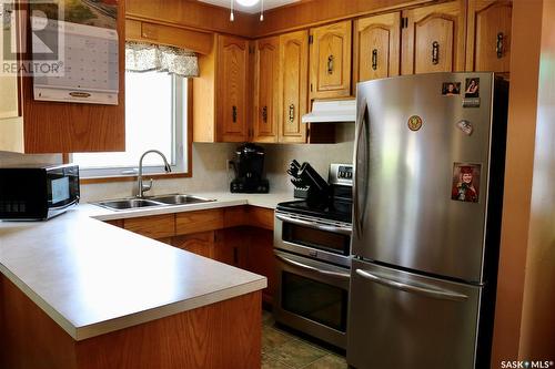 116 Barrows Street, Maryfield, SK - Indoor Photo Showing Kitchen With Double Sink