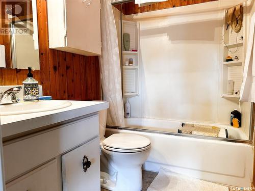 9028 Mitchell Avenue, North Battleford, SK - Indoor Photo Showing Bathroom