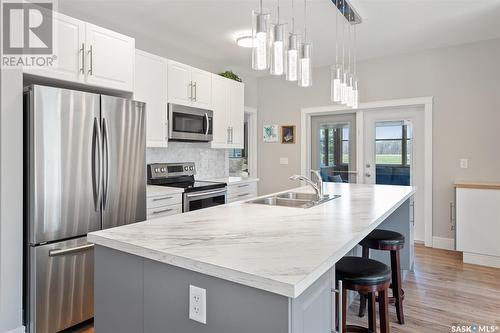 335 Venture Road, Pebble Baye, SK - Indoor Photo Showing Kitchen With Double Sink With Upgraded Kitchen