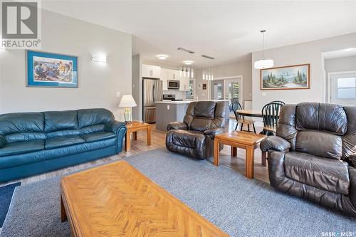 335 Venture Road, Pebble Baye, SK - Indoor Photo Showing Living Room