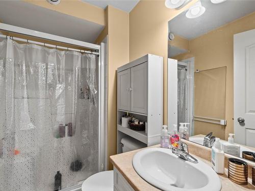 313-301 Browne Road, Vernon, BC - Indoor Photo Showing Bathroom