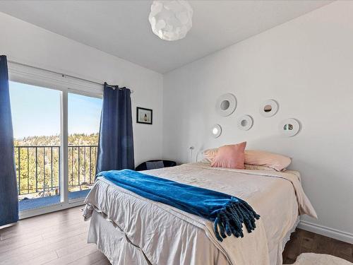 840 Steele Road, Kelowna, BC - Indoor Photo Showing Bedroom