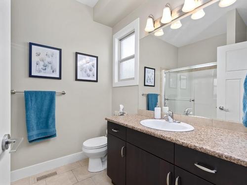 5-2421 Glacier Court, Kelowna, BC - Indoor Photo Showing Bathroom