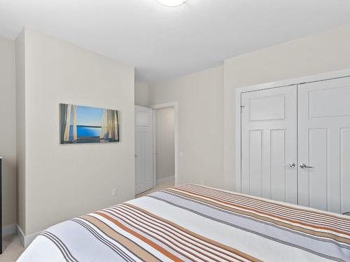 5-2421 Glacier Court, Kelowna, BC - Indoor Photo Showing Bedroom