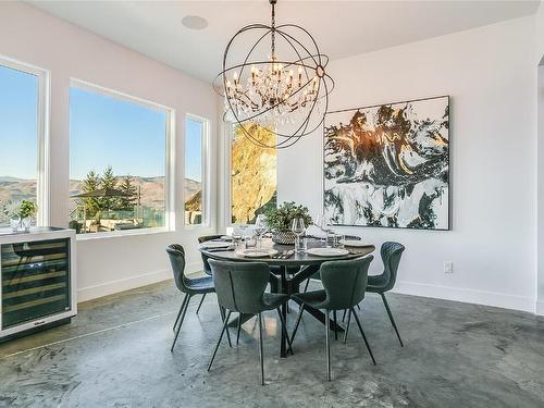 112 Sunset Boulevard, Vernon, BC - Indoor Photo Showing Dining Room