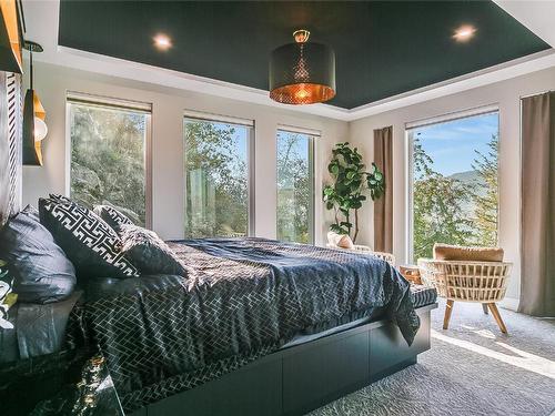 112 Sunset Boulevard, Vernon, BC - Indoor Photo Showing Bedroom