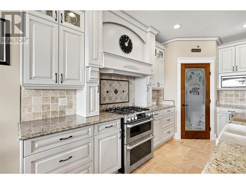 1467 Montenegro Drive, Kelowna, BC - Indoor Photo Showing Kitchen With Upgraded Kitchen