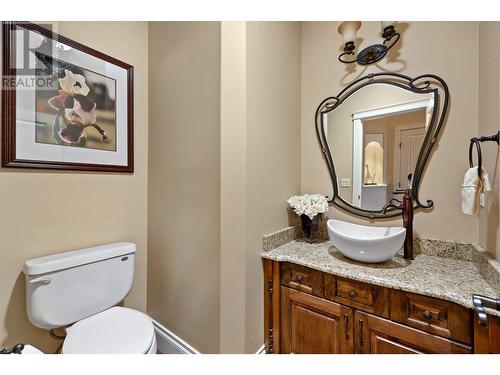 1467 Montenegro Drive, Kelowna, BC - Indoor Photo Showing Bathroom