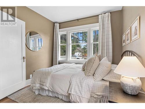 946 Laurier Avenue, Kelowna, BC - Indoor Photo Showing Bedroom