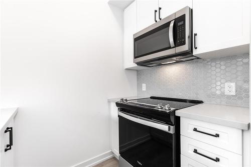 470 Dundas Street E|Unit #115, Waterdown, ON - Indoor Photo Showing Kitchen