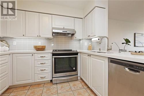 505 - 300 Balliol Street, Toronto, ON - Indoor Photo Showing Kitchen With Upgraded Kitchen