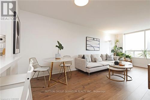 505 - 300 Balliol Street, Toronto, ON - Indoor Photo Showing Living Room