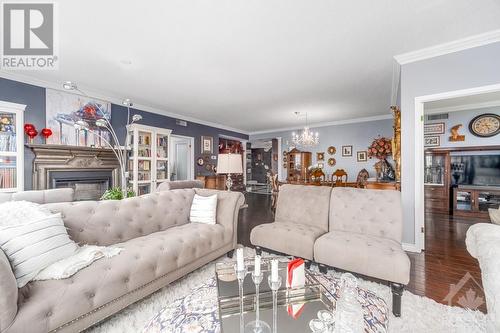 1480 Riverside Drive Unit#1805, Ottawa, ON - Indoor Photo Showing Living Room