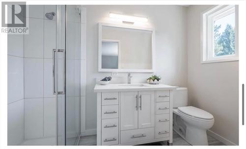 1069 Fairview Road, Gibsons, BC - Indoor Photo Showing Bathroom