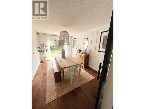 1069 Fairview Road, Gibsons, BC - Indoor Photo Showing Dining Room