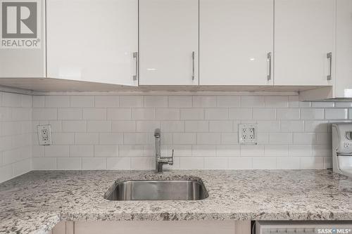 803 430 5Th Avenue N, Saskatoon, SK - Indoor Photo Showing Kitchen With Upgraded Kitchen