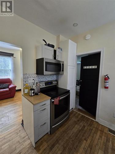 215 Brown St, Sault Ste Marie, ON - Indoor Photo Showing Kitchen
