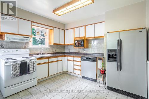 110 First Street N, Hamilton, ON - Indoor Photo Showing Kitchen
