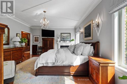 1480 Sawmill Road, Hamilton, ON - Indoor Photo Showing Bedroom