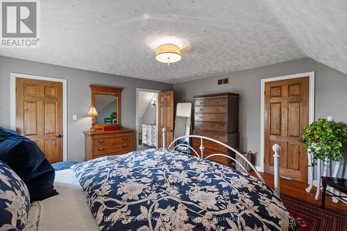 1480 Sawmill Road, Hamilton, ON - Indoor Photo Showing Bedroom