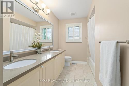 23 Pinebrook Circle, Caledon, ON - Indoor Photo Showing Bathroom