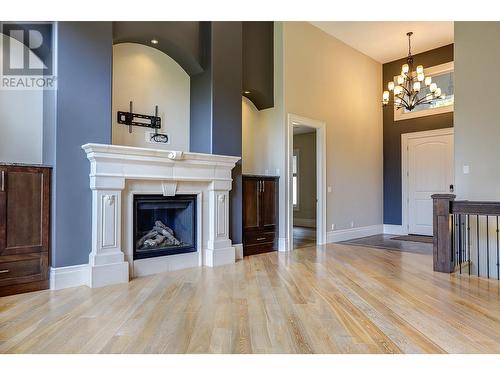 7180 Dixon Dam Road, Vernon, BC - Indoor Photo Showing Living Room With Fireplace