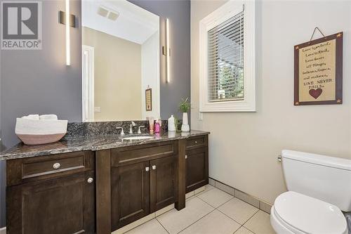 7180 Dixon Dam Road, Vernon, BC - Indoor Photo Showing Bathroom