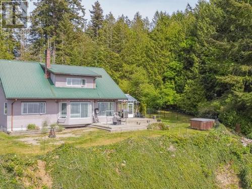 8317 Highway 101, Powell River, BC - Outdoor