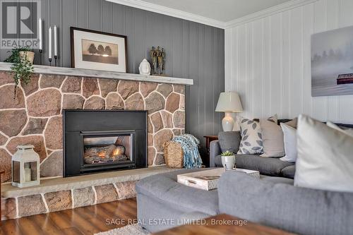 5 Rodman Drive, Kawartha Lakes, ON - Indoor Photo Showing Living Room With Fireplace